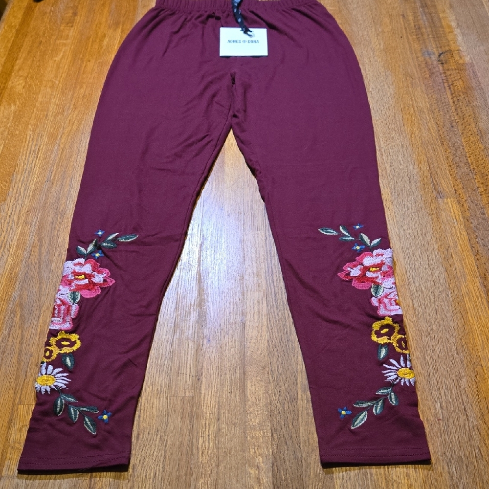 NWT Agnes & Dora Women S/M Dark Berry (890) Embroidered Floral Soft Leggings